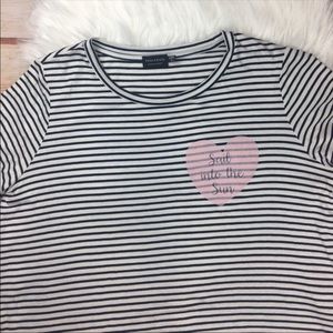 Pool house Sail into the Sun Tee